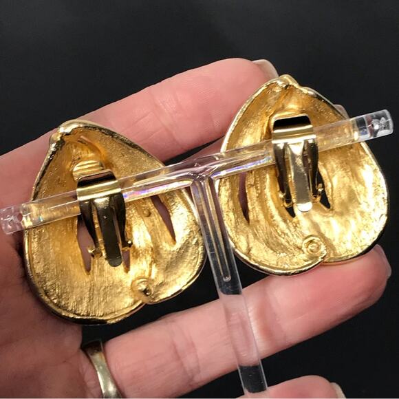 Vintage Signed Craft Runway Oversized Brutalist Textured Gold Clip On Earrings - Picture 11 of 16